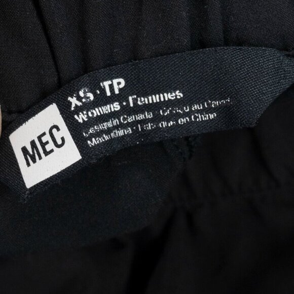 MEC Mountain Equipment Co-op Women's Shorts Black | XS - Picture 3 of 5